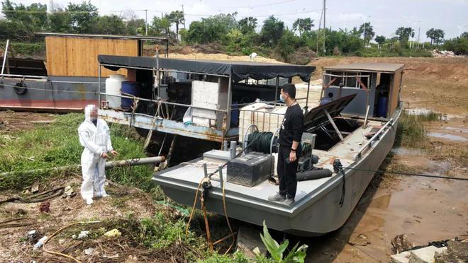 致敬警察節(jié) | 欽北警方2022年十大典型案例揭示陜西貨物進(jìn)出口領(lǐng)域犯罪新動向